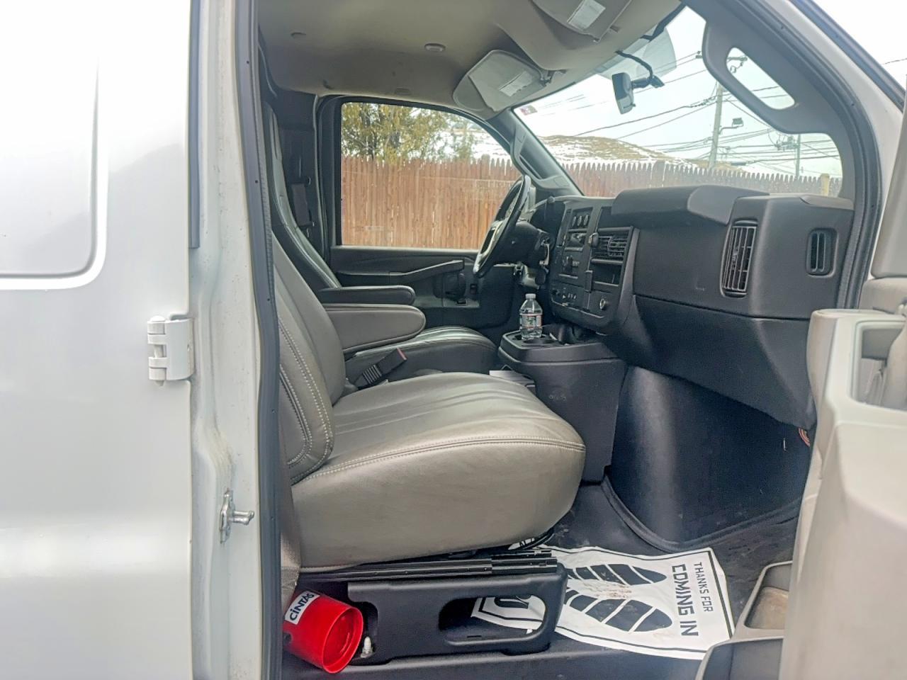 2019 Chevrolet Express G2500 - zdjęcie 5