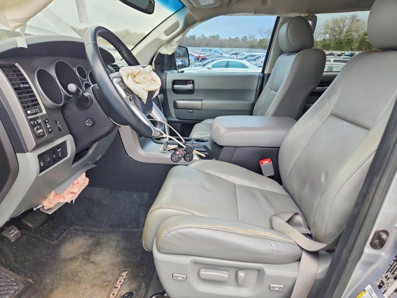 2016 Toyota Sequoia Limited - zdjęcie 7