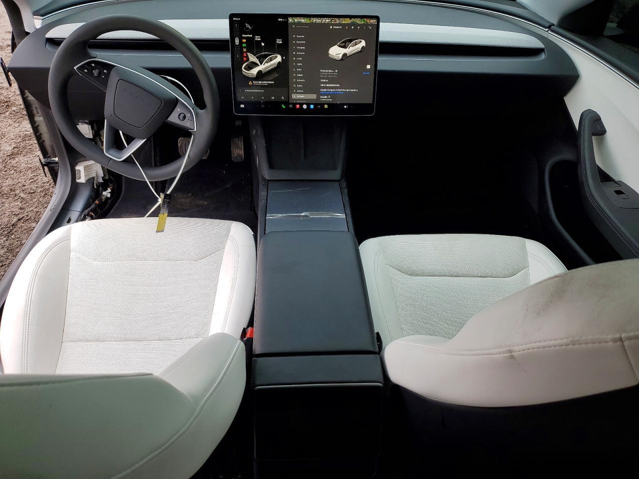 2025 Tesla Model 3 - zdjęcie 8