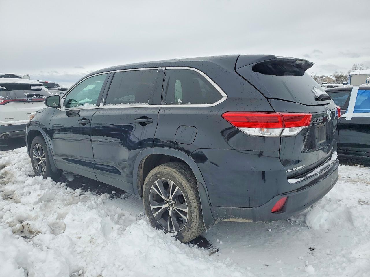 2019 Toyota Highlander Le - zdjęcie 2