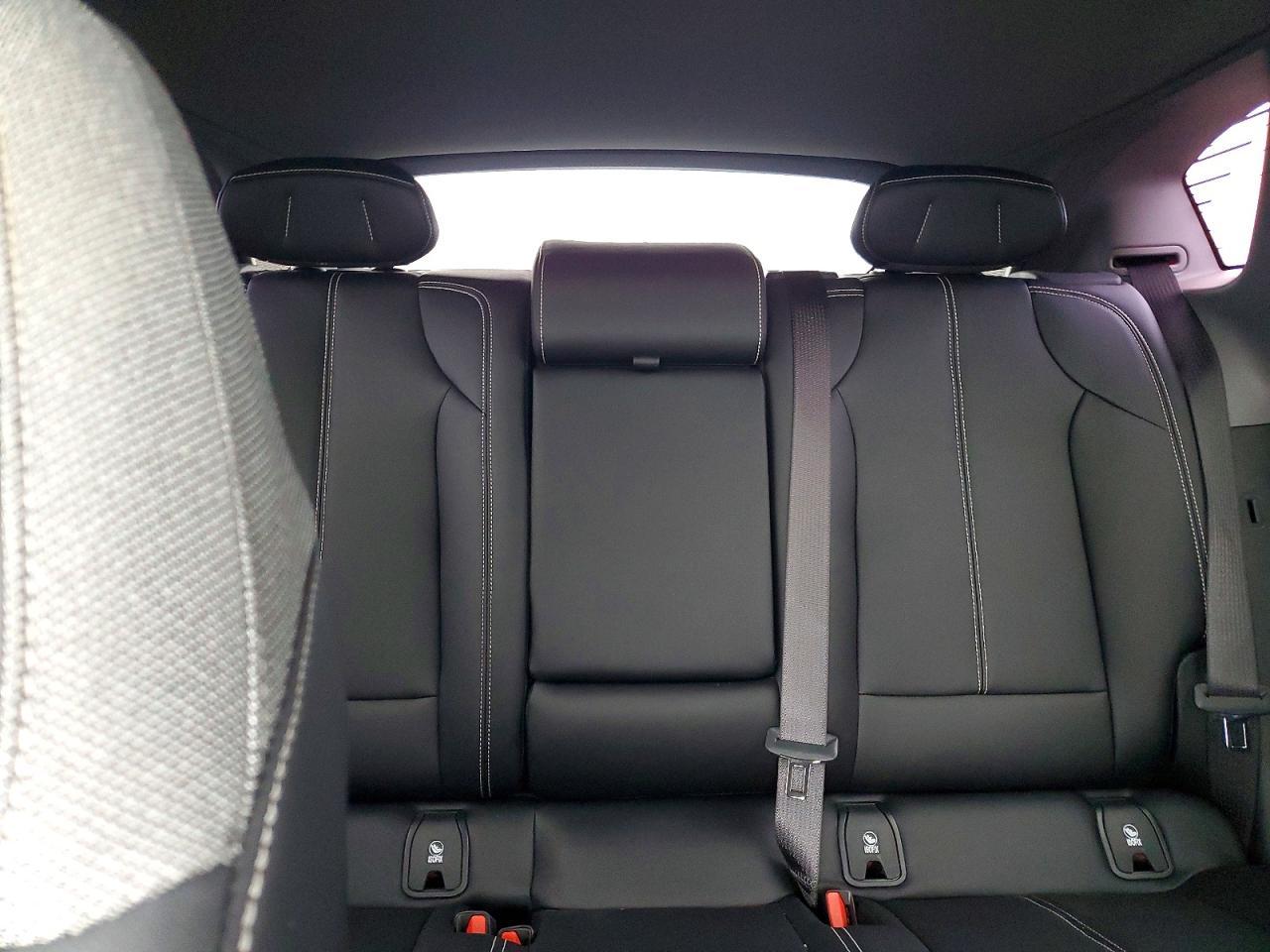 2025 Cadillac Optiq Sport - zdjęcie 10