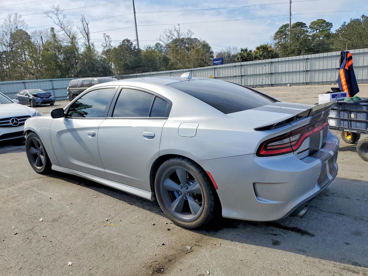 2019 Dodge Charger Scat Pack - zdjęcie 2