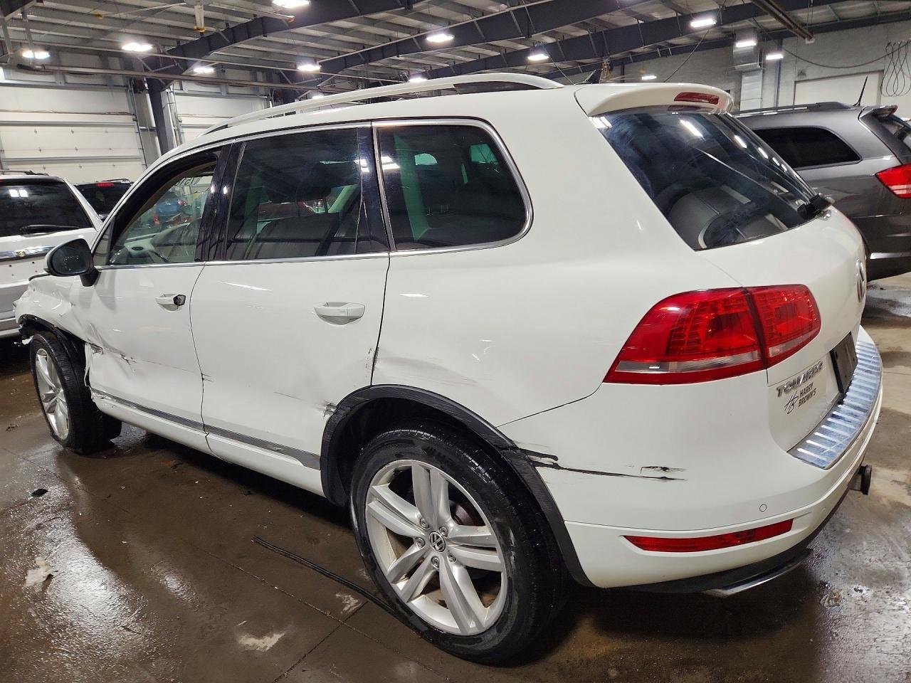 2014 Volkswagen Touareg V6 - zdjęcie 2
