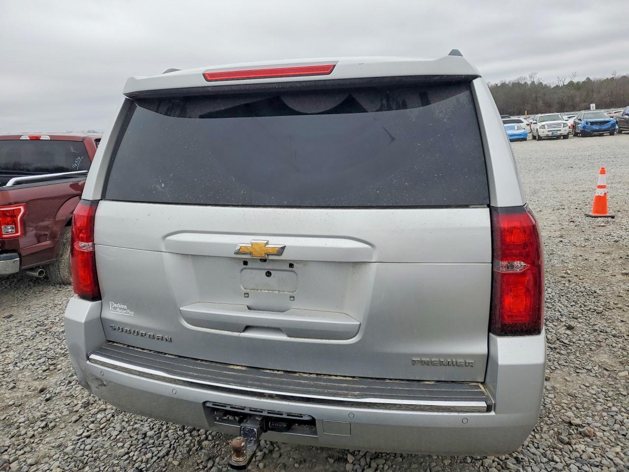 2020 Chevrolet Suburban C1500 Premier - zdjęcie 6
