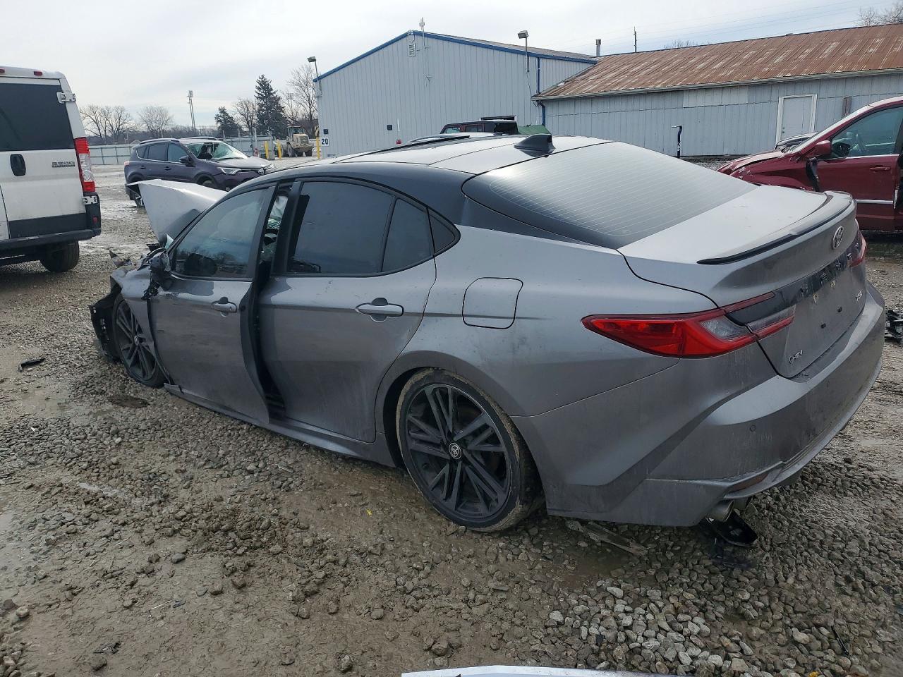 2026 Toyota Camry Xse - zdjęcie 2