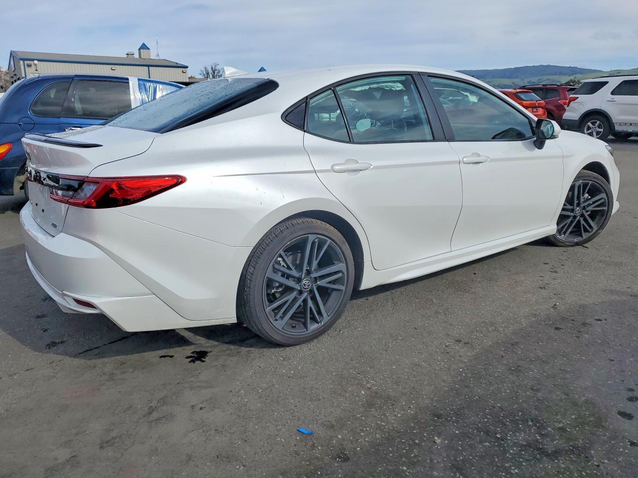 2025 Toyota Camry Xse - zdjęcie 3