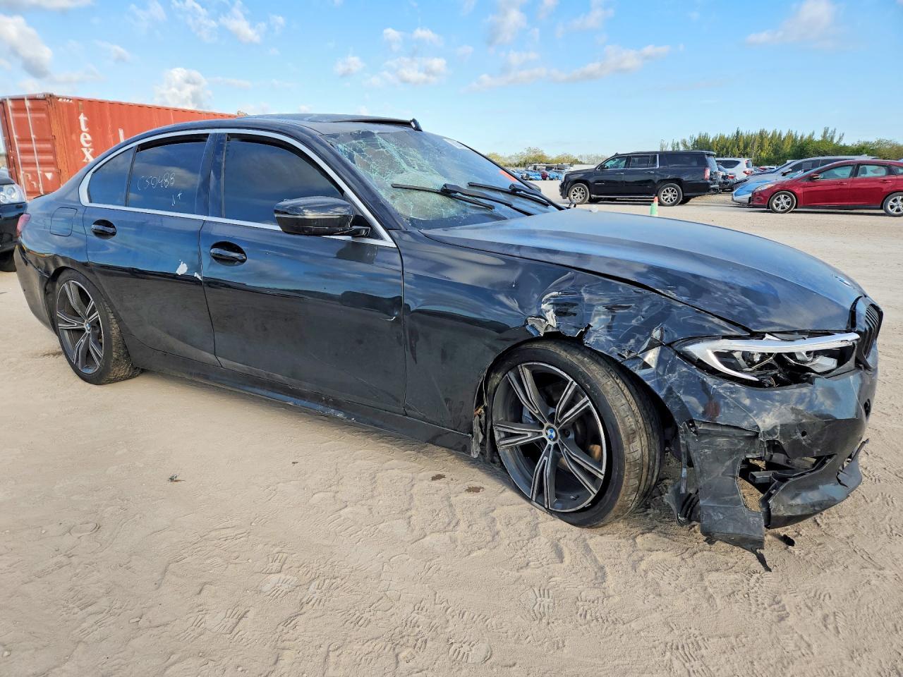 2022 BMW 330I - zdjęcie 4