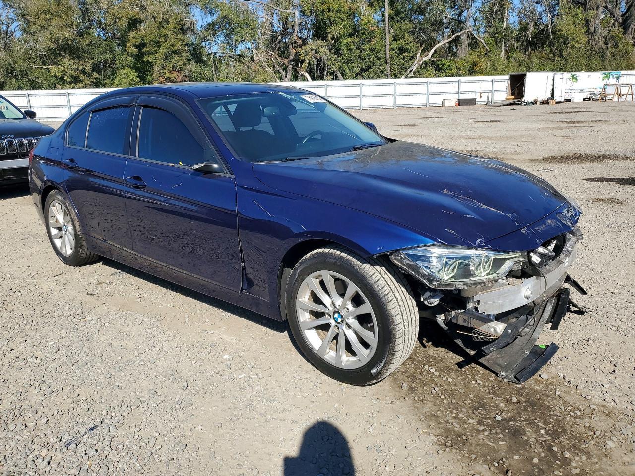 2018 BMW 320 I - zdjęcie 4