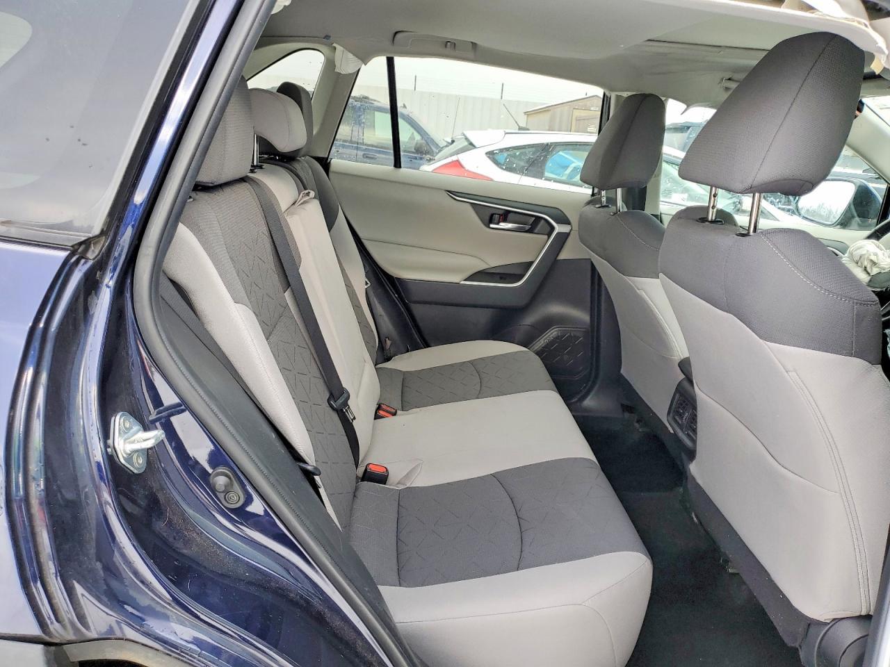 2021 Toyota Rav4 Xle - zdjęcie 11