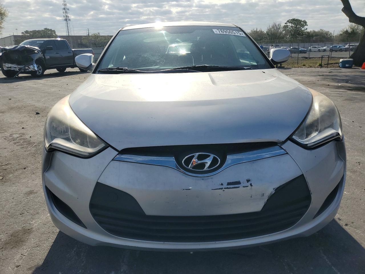 2016 Hyundai Veloster Base - zdjęcie 5