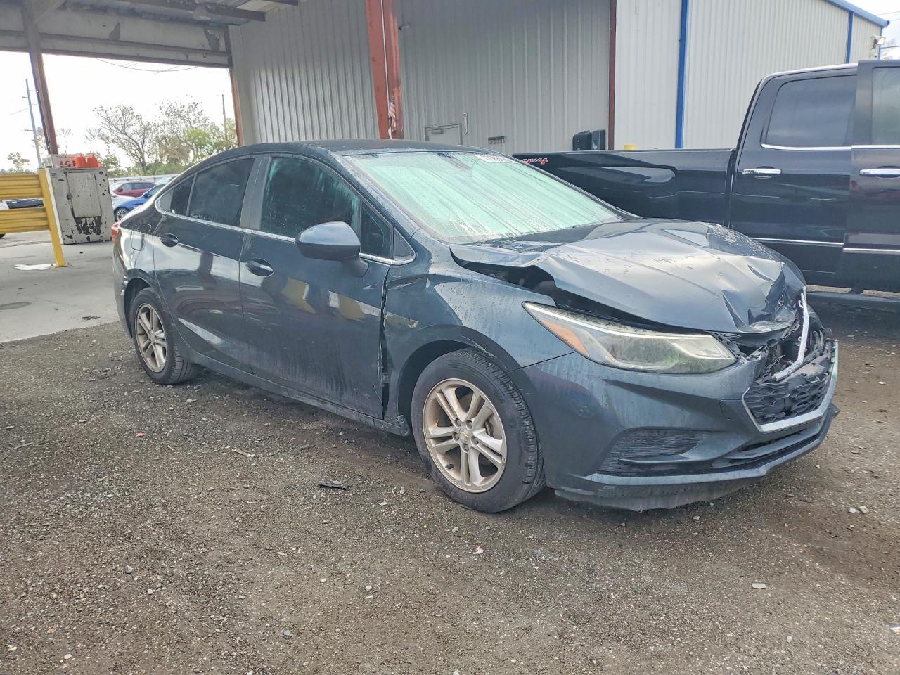 2018 Chevrolet Cruze Lt - zdjęcie 4