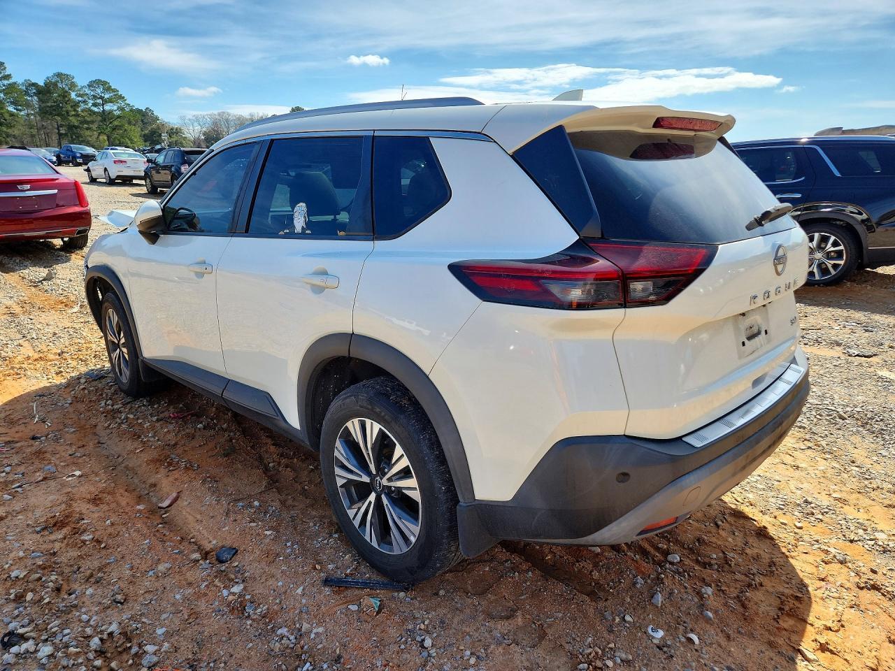 2022 Nissan Rogue Sv - zdjęcie 2