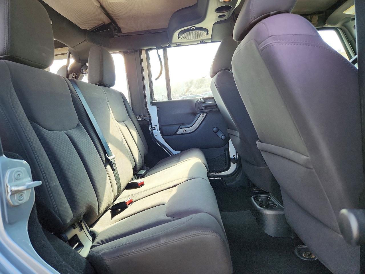 2013 Jeep Wrangler Unlimited Sport - zdjęcie 11