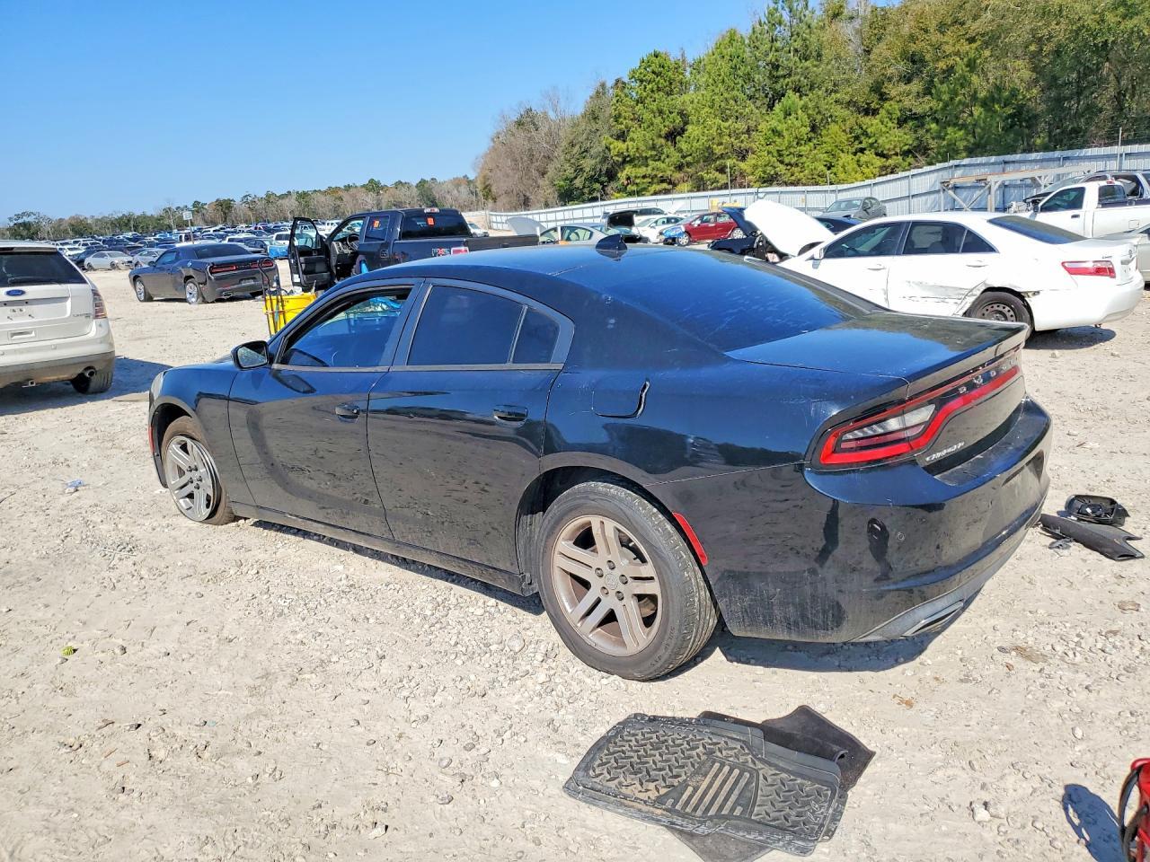 2015 Dodge Charger Sxt - zdjęcie 2