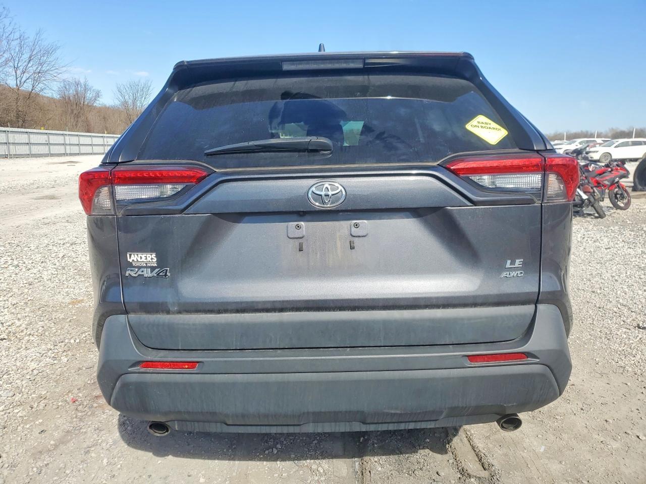 2022 Toyota Rav4 Le - zdjęcie 6