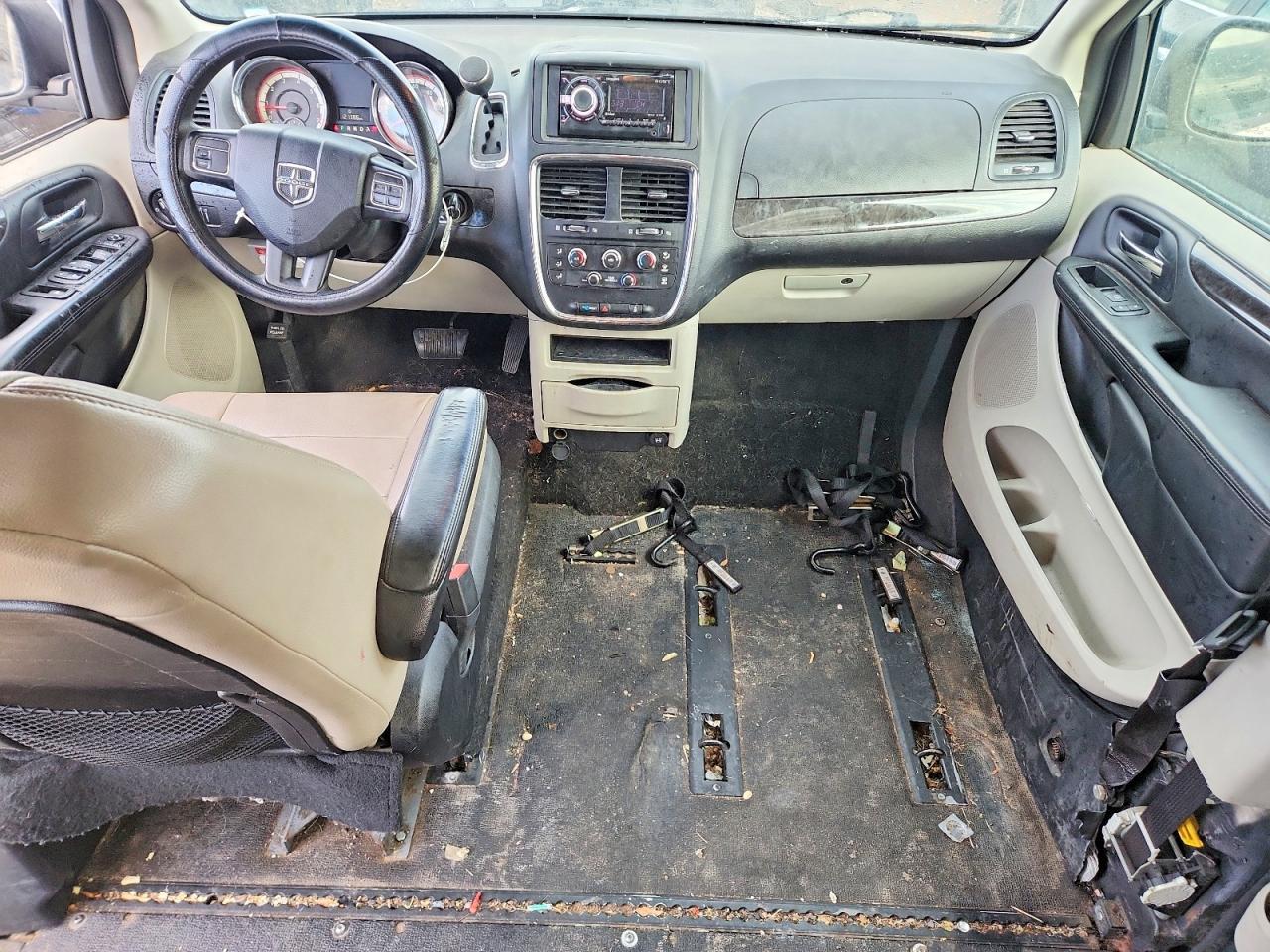 2014 Dodge Grand Caravan Sxt - zdjęcie 8