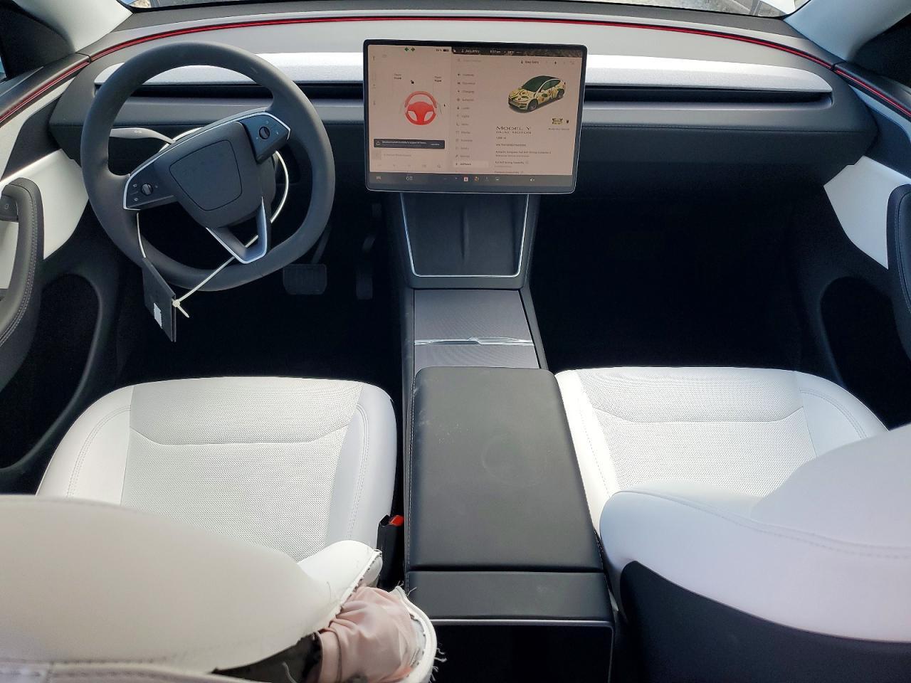 2026 Tesla Model Y - zdjęcie 8