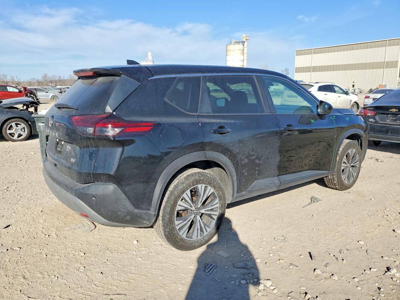 2023 Nissan Rogue Sv - zdjęcie 3