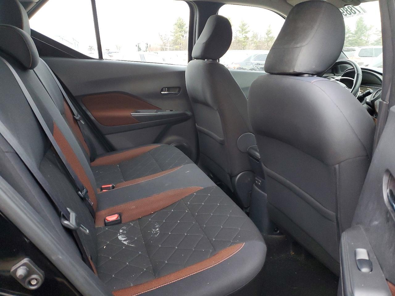 2019 Nissan Kicks Sr - zdjęcie 10