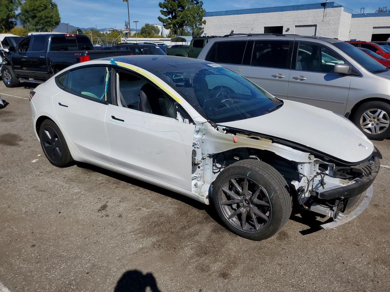 2022 Tesla Model 3 - zdjęcie 4