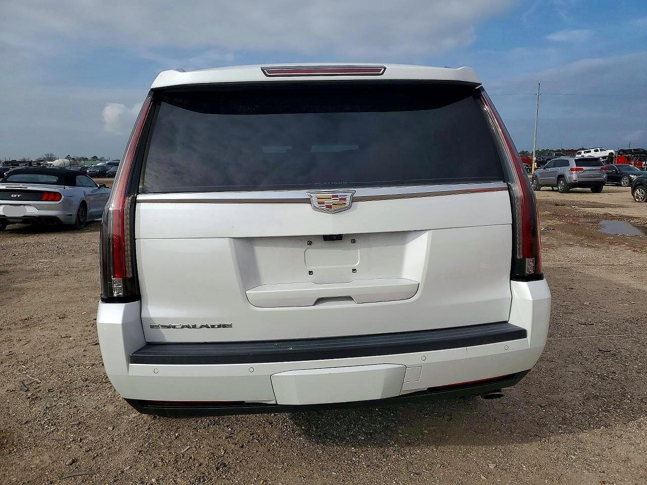 2019 Cadillac Escalade Platinum - zdjęcie 6