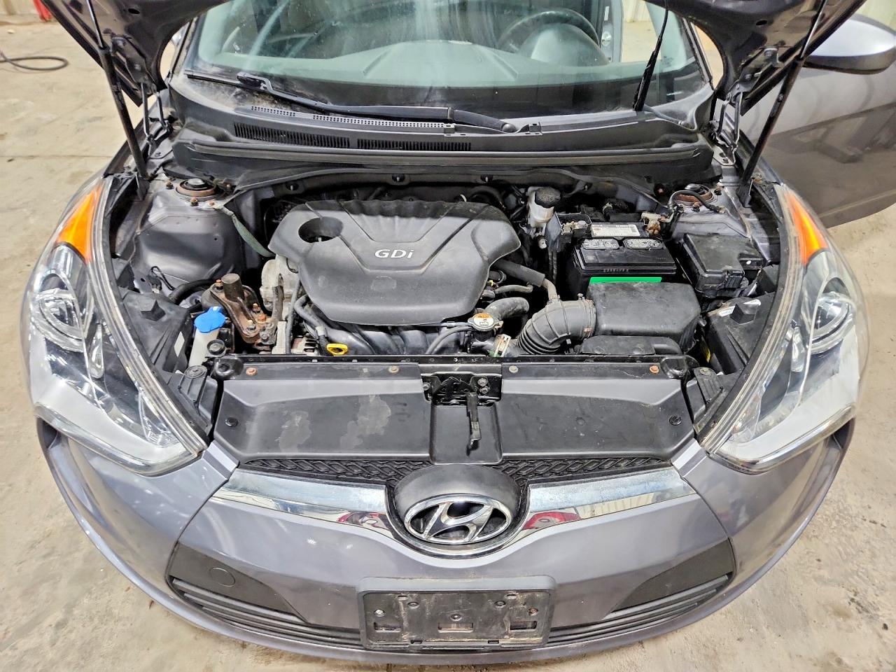 2016 Hyundai Veloster Base - zdjęcie 11