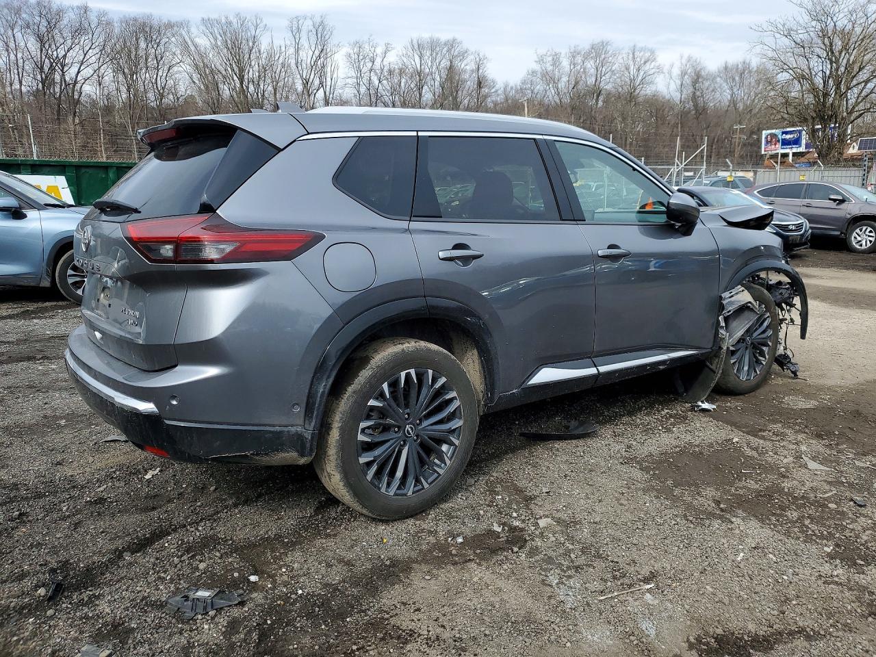 2025 Nissan Rogue Platinum - zdjęcie 3