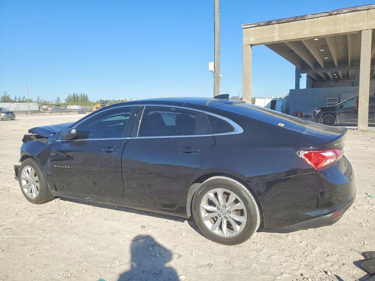 2020 Chevrolet Malibu Lt - zdjęcie 2