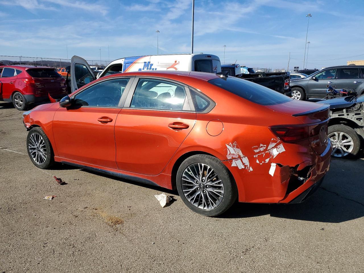 2022 Kia Forte Gt-Line - zdjęcie 2