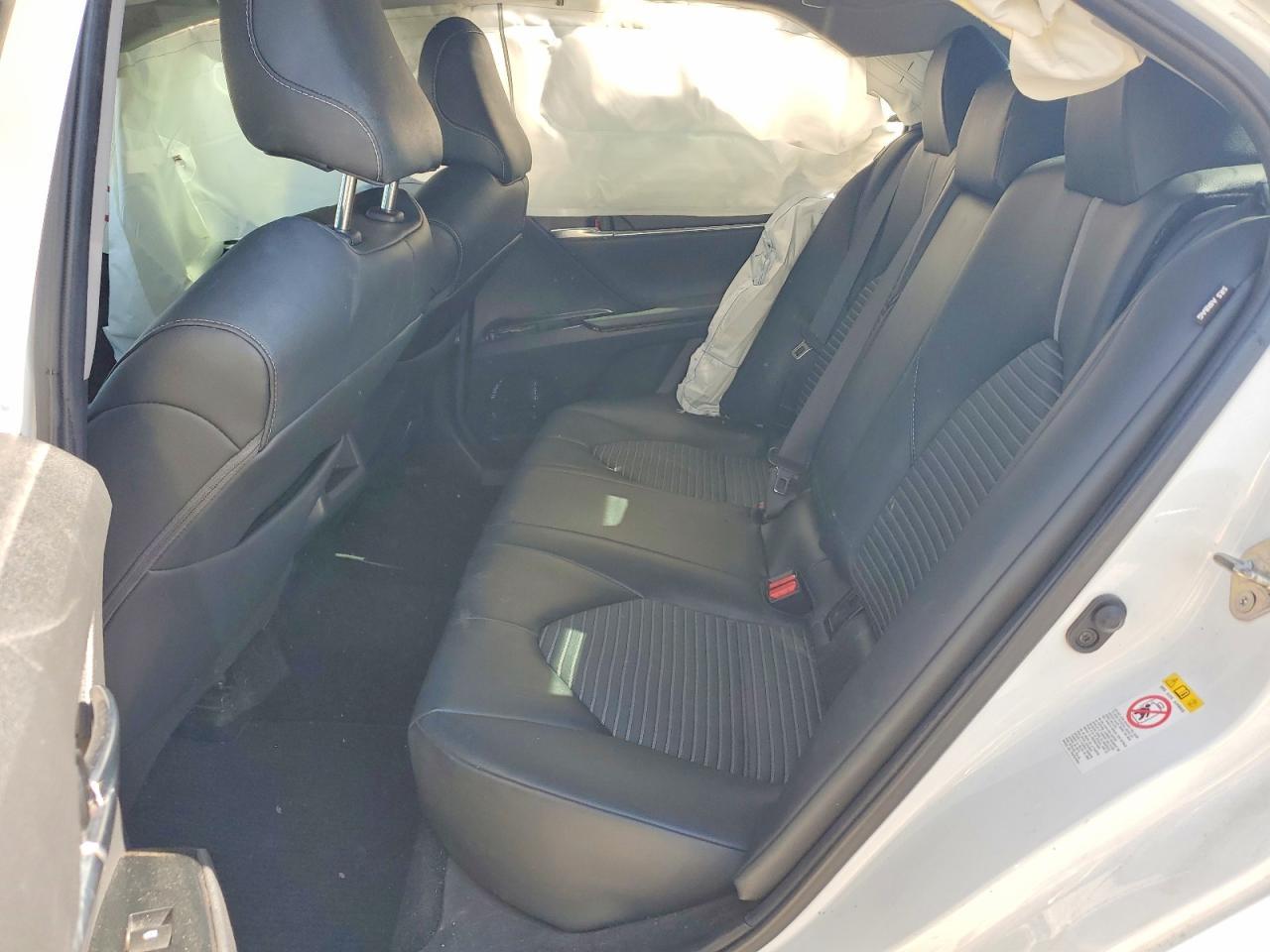 2019 Toyota Camry - zdjęcie 10