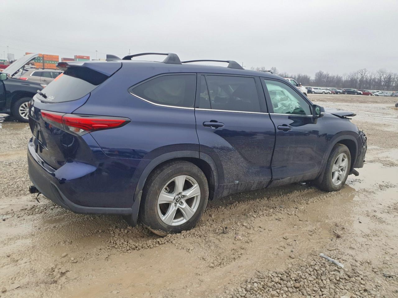 2022 Toyota Highlander L - zdjęcie 3