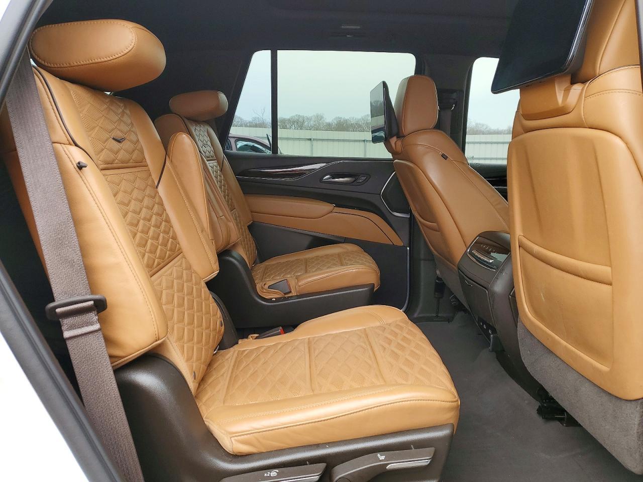 2021 Cadillac Escalade Sport - zdjęcie 10