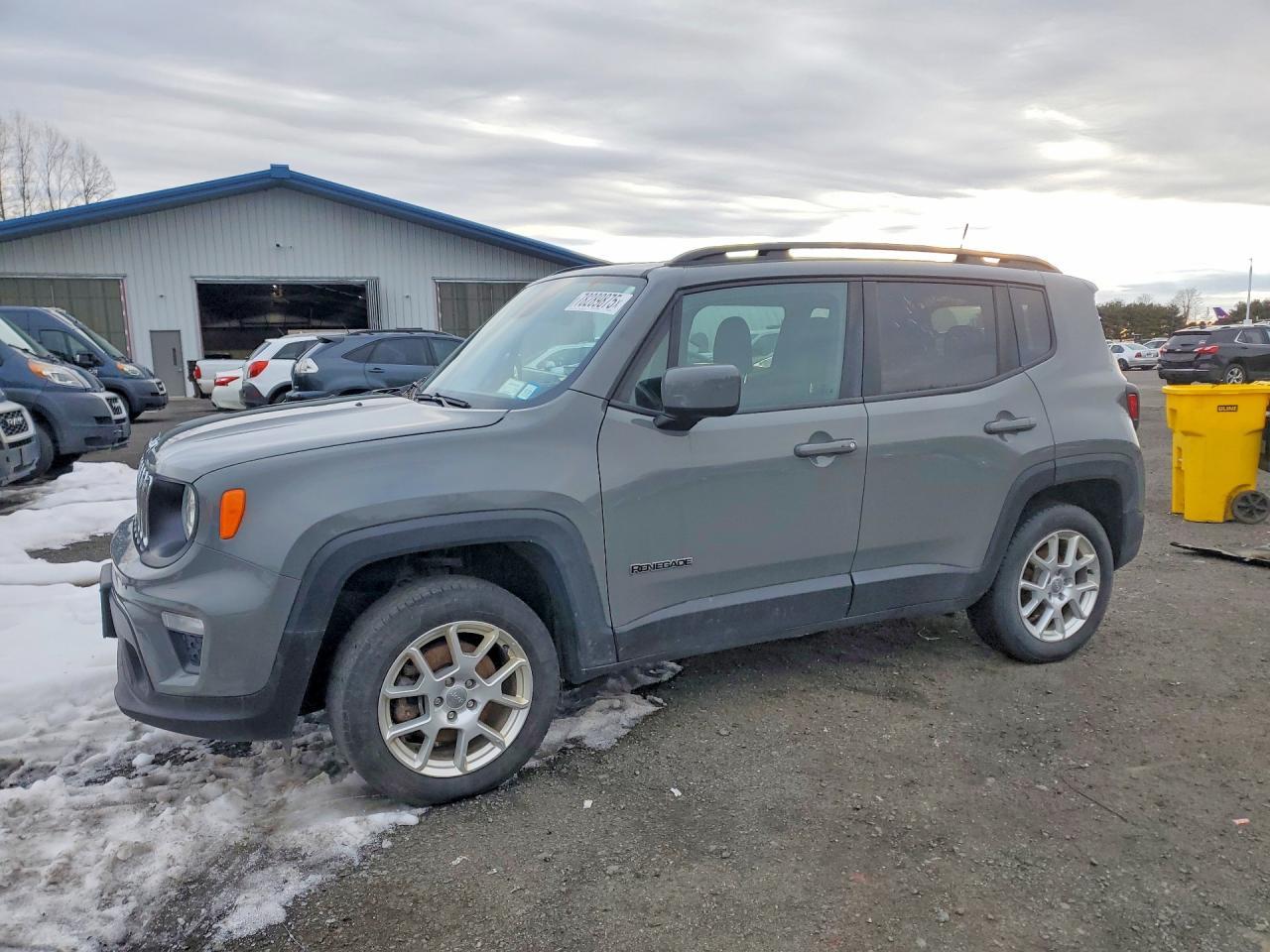 2020 Jeep Renegade Latitude - zdjęcie główne