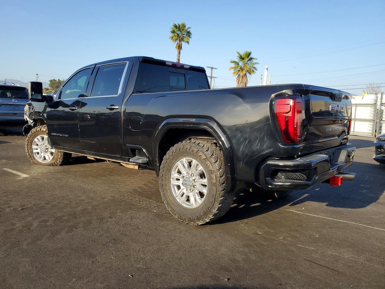 2022 GMC Sierra K2500 Denali - zdjęcie 2