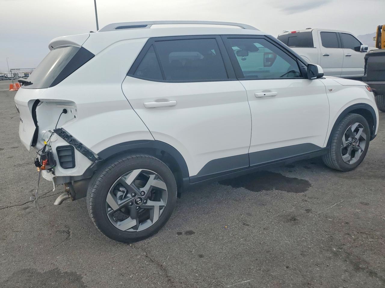 2024 Hyundai Venue Sel - zdjęcie 3