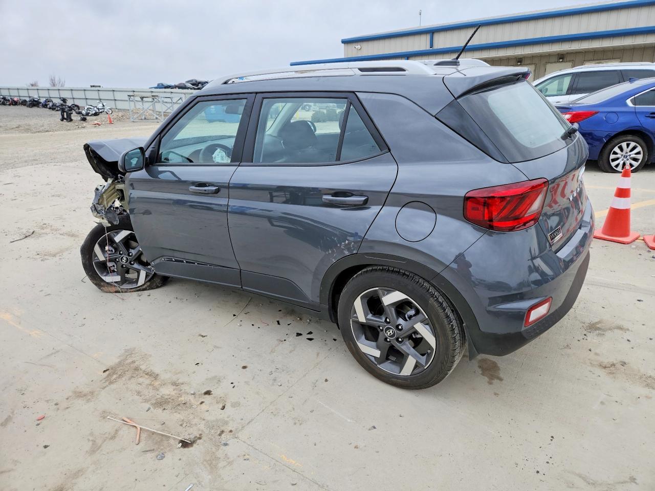 2025 Hyundai Venue Sel - zdjęcie 2