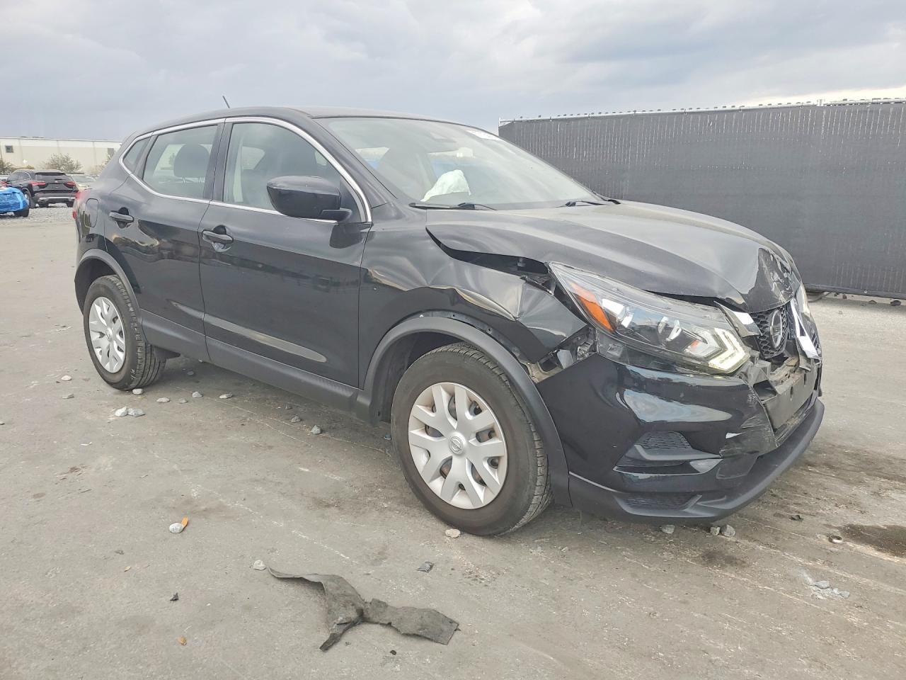 2020 Nissan Rogue Sport S - zdjęcie 4