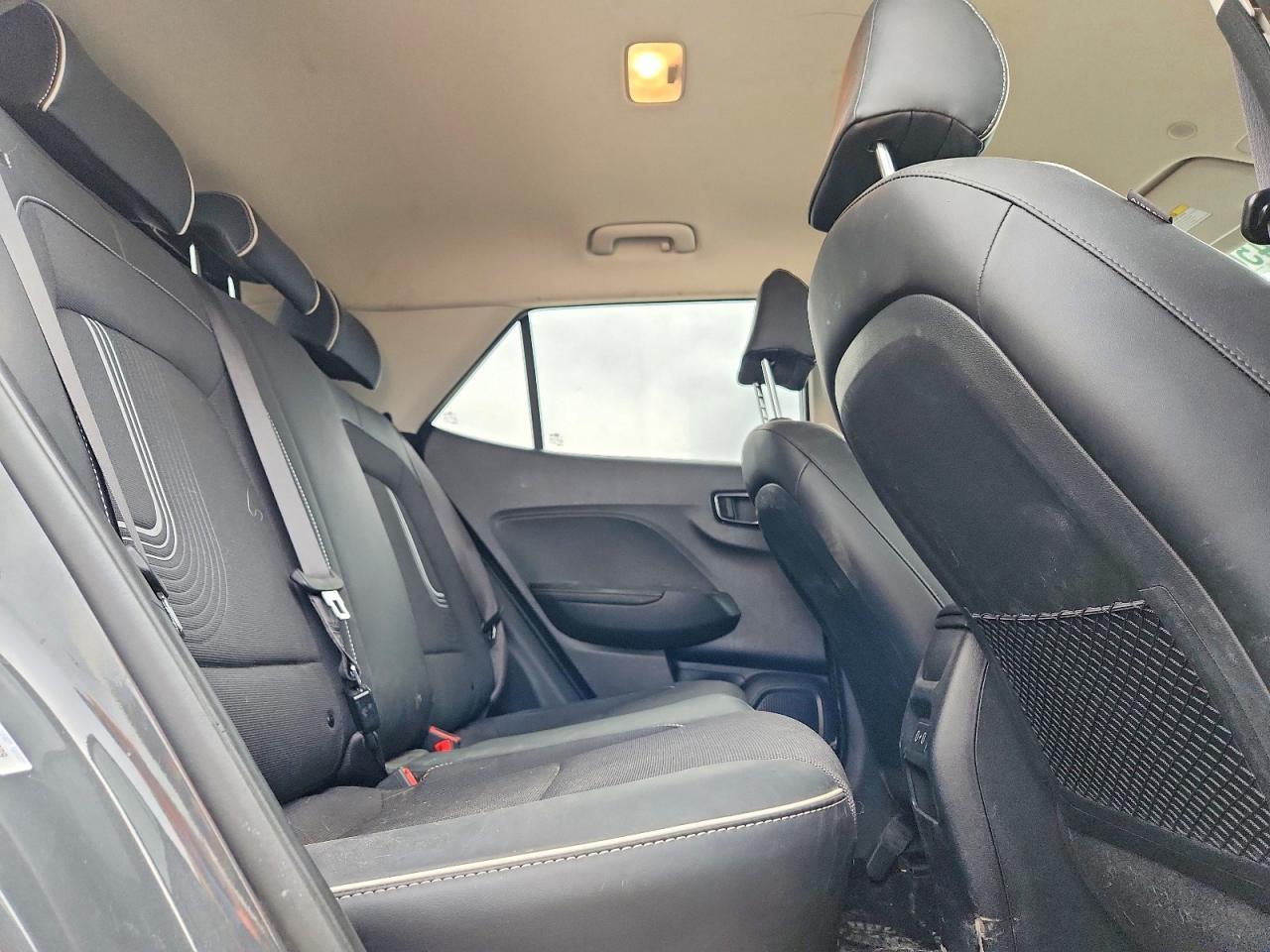 2025 Hyundai Venue Sel - zdjęcie 11