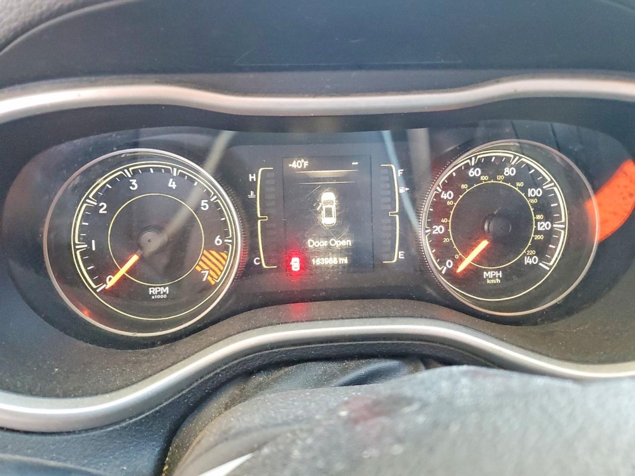 2014 Jeep Cherokee Sport - zdjęcie 9