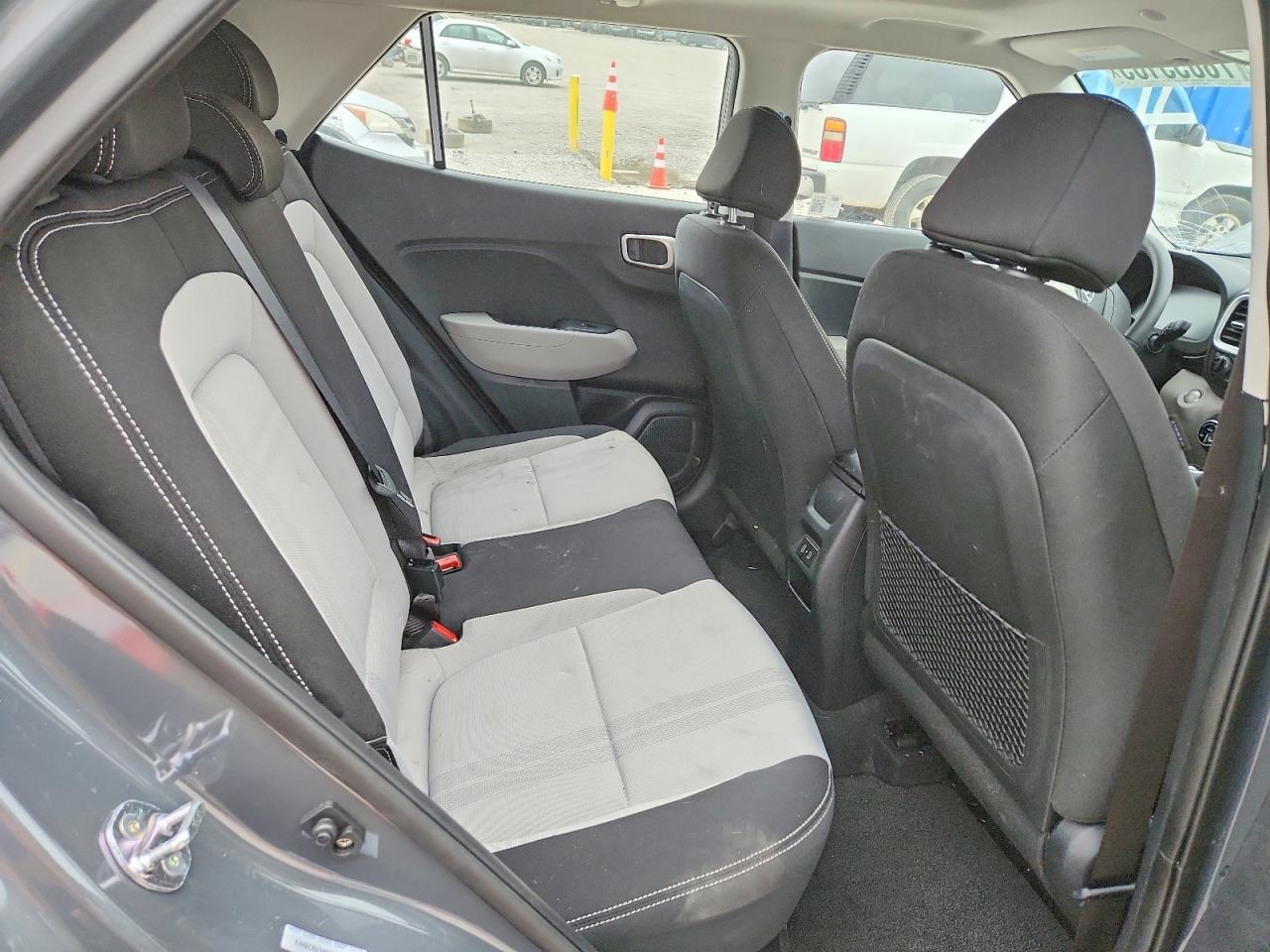 2025 Hyundai Venue Sel - zdjęcie 11