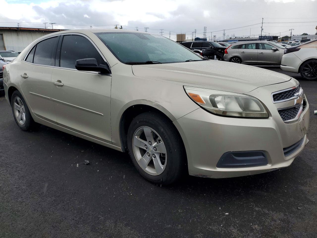 2013 Chev Malibu Ls - zdjęcie 4