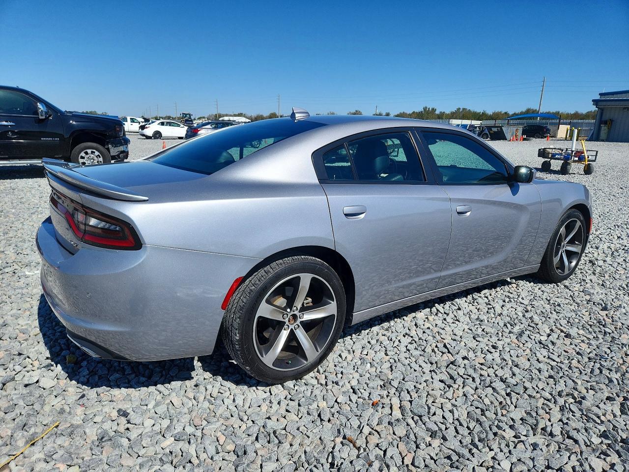 2017 Dodge Charger Sxt - zdjęcie 3