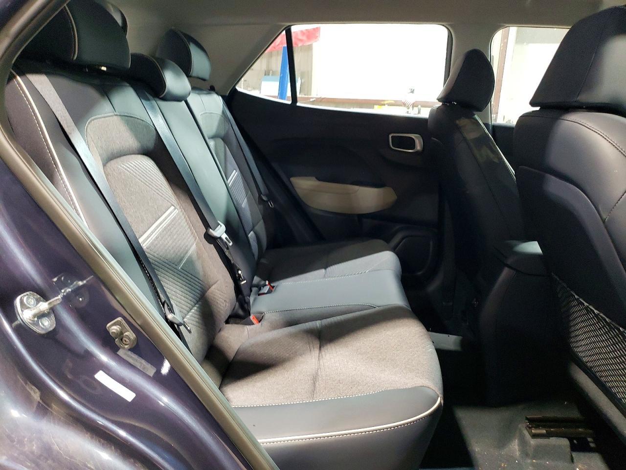 2025 Hyundai Venue Sel - zdjęcie 11