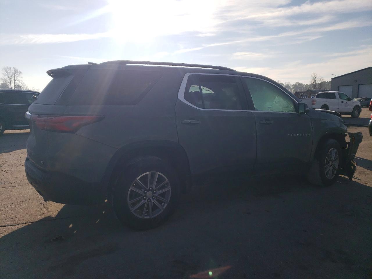 2022 Chevrolet Traverse Lt - zdjęcie 3
