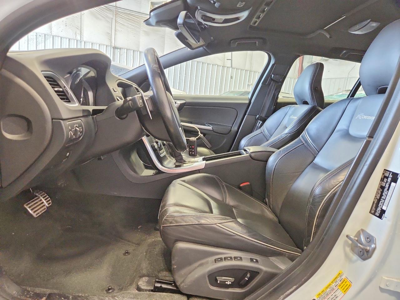 2015 Volvo V60 R Design - zdjęcie 7