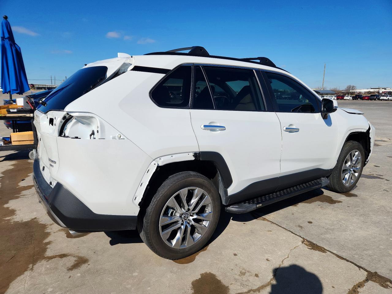 2023 Toyota Rav4 Limited - zdjęcie 3