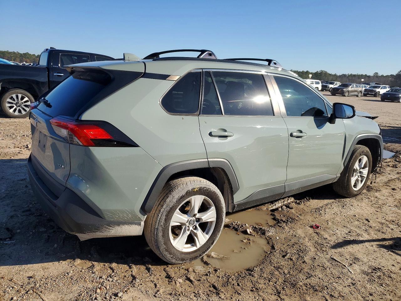 2020 Toyota Rav4 Xle - zdjęcie 3