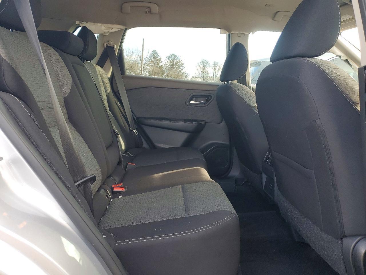 2023 Nissan Rogue Sv - zdjęcie 11