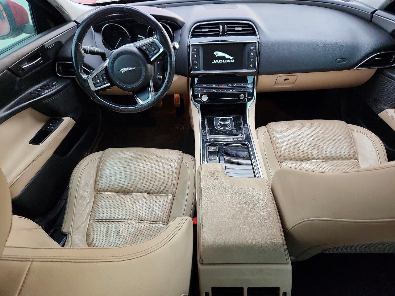 2018 Jaguar Xe Prestige 2Wd 25T 4C 4D Sedan - zdjęcie 8