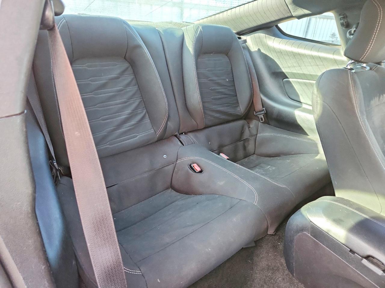 2015 Ford Mustang - zdjęcie 10